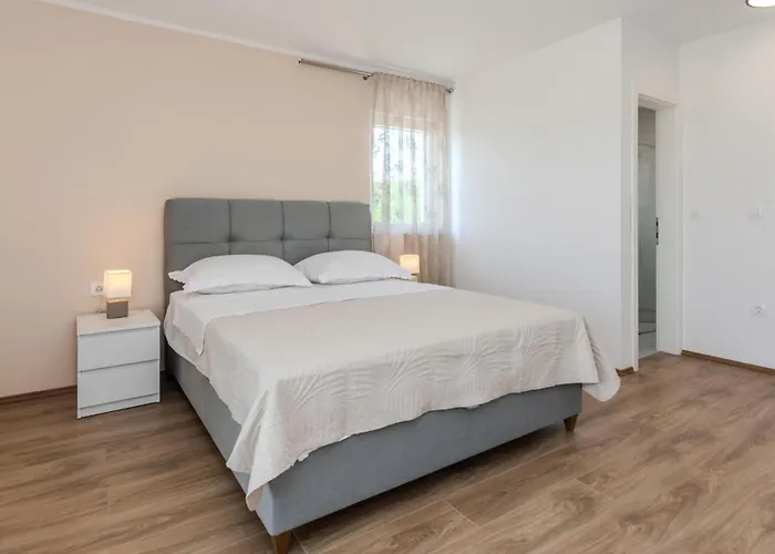 4 Bedroom In Slivnica Donja 度假居 珀塞达耶