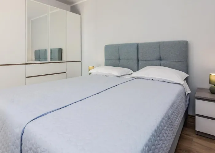 4 Bedroom In Slivnica Donja *