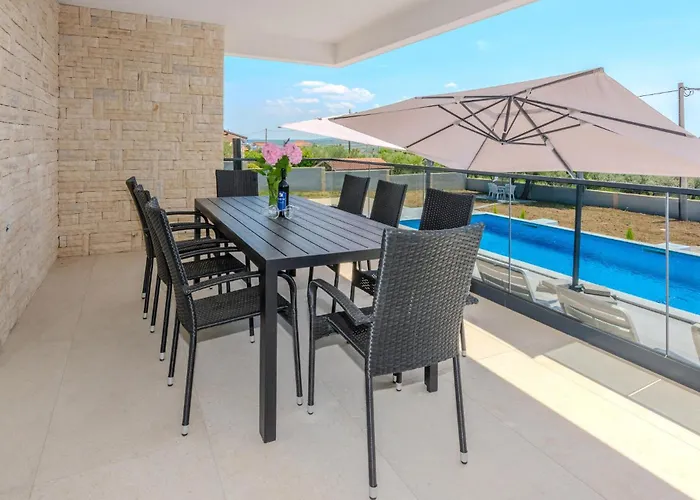 4 Bedroom In Slivnica Donja 珀塞达耶