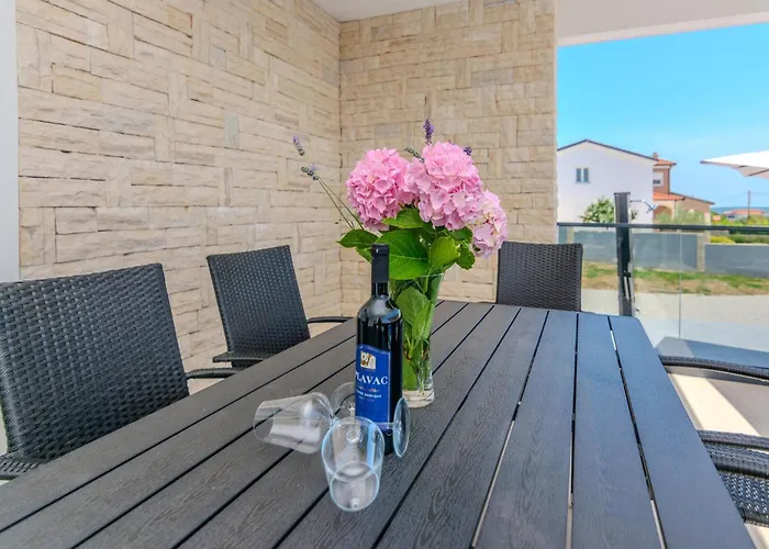 度假居 4 Bedroom In Slivnica Donja