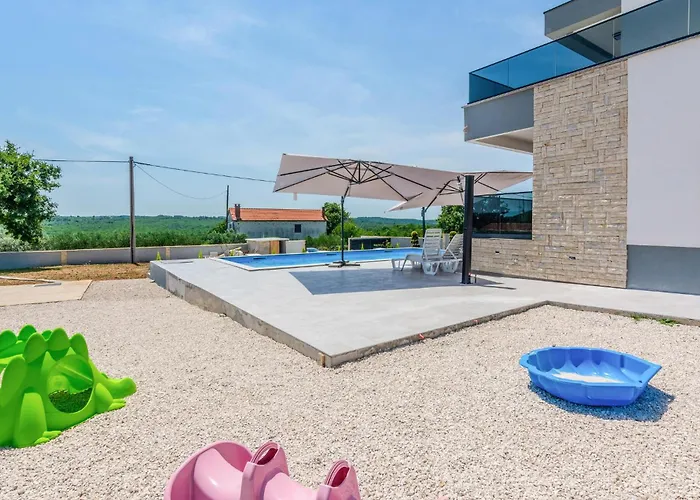度假居 4 Bedroom In Slivnica Donja *