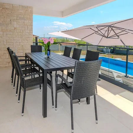 4 Bedroom In Slivnica Donja 珀塞达耶