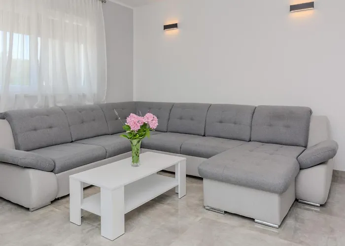 4 Bedroom In Slivnica Donja